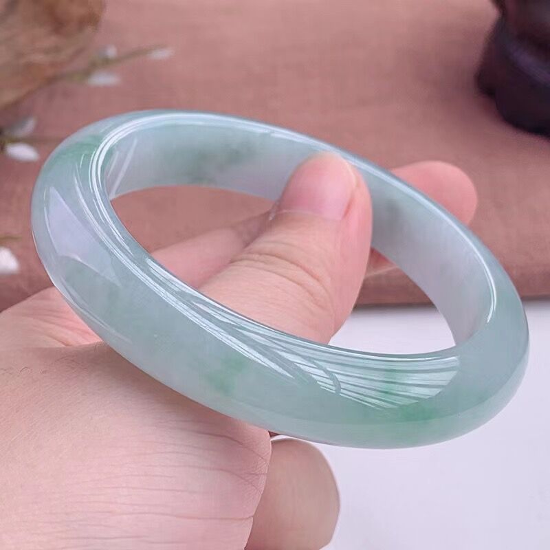 Bracciale in giadeite monocolo - Lighting recensione e prezzo