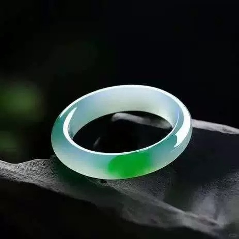 Bracciale in giadeite del Myan - Lighting recensione e prezzo